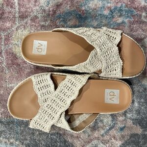 DV by Dolce Vita Women's Tan Woven Sandals